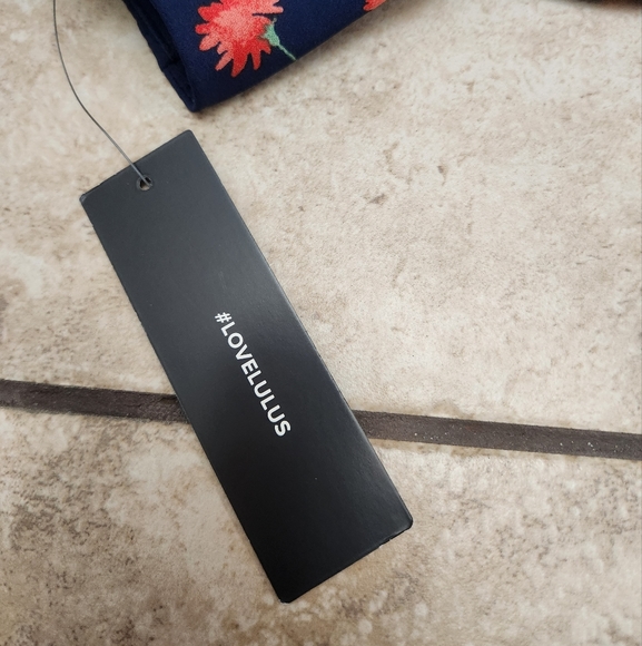 SOLD NWT Lulu’s blue and floral skater dress size medium - Picture 7 of 11